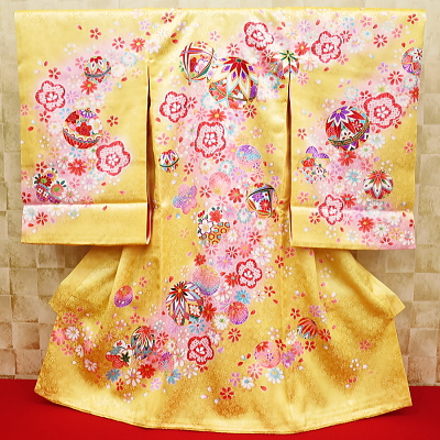 お祝い着・初着・のしめ　お宮参り着物　毬・小花・桜の地模様・黄色