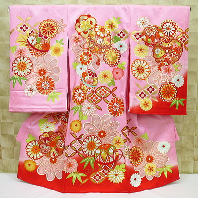 お祝い着・初着・のしめ お宮参り着物 毬に花紋・金駒刺繍・ピンク赤ぼかし
