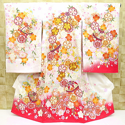 桜と毬・金駒刺繍・白ピンク　初着　お祝着　のしめ　産着　お宮参りの着物