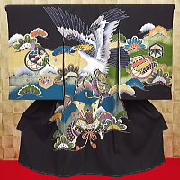 お祝い着・初着・のしめ お宮参り着物 飛翔鷹と兜・吉祥松・黒