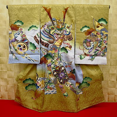 お祝い着・初着・のしめ お宮参り着物 兜・宝尽くし・松・鶸茶(ひわちゃ)