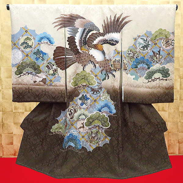 初着・祝着・のしめ・赤ちゃんの着物 飛翔鷹に縁起物・茶ベージュ