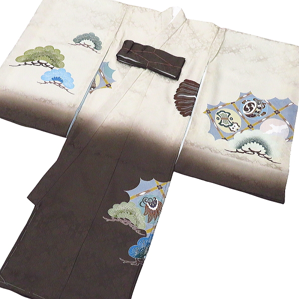 初着・祝着・のしめ・赤ちゃんの着物 飛翔鷹に縁起物・茶ベージュ