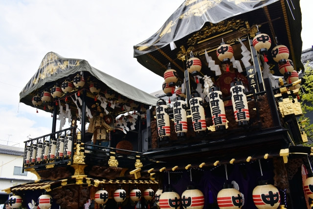 神輿の衣装である半纏や鯉口シャツを購入する前に知っておきたい神輿と山車の違い 祭屋 そなみ呉服店