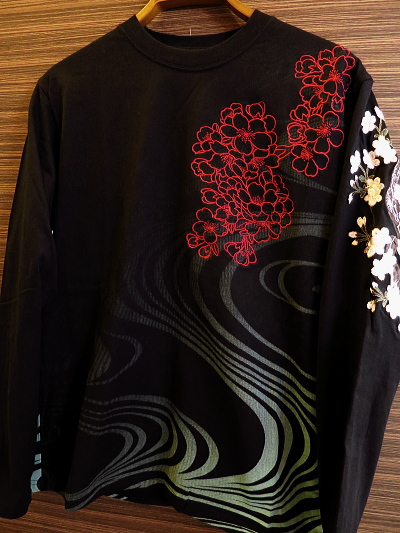絡繰魂 流水に枝垂れ桜 黒 和柄長袖ｔシャツ 半袖ｔシャツ 和風ｔシャツ