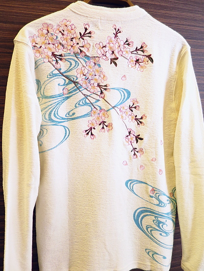 送料無料】「絡繰魂」流水に枝垂れ桜刺繍！和柄ヘンリーネック長袖Tシャツ
