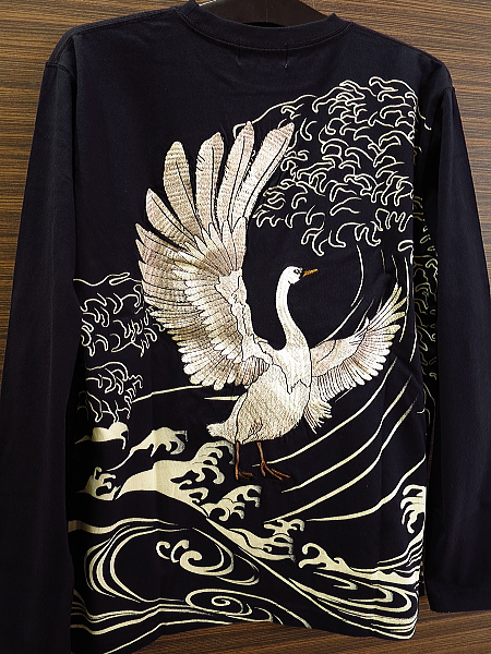 送料無料】和柄長袖Tシャツ 荒波に白鳥（黒）和風Tシャツ