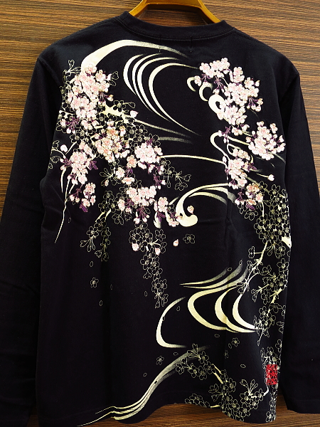 絡繰魂「流水に枝垂れ桜・黒」和柄長袖Tシャツ、半袖Tシャツ 和風T 